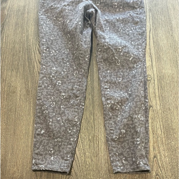 Talbots Jegging Jeans Pockets Casual Stretch Denim Leopard Print Gray Size 8P - Picture 3 of 12